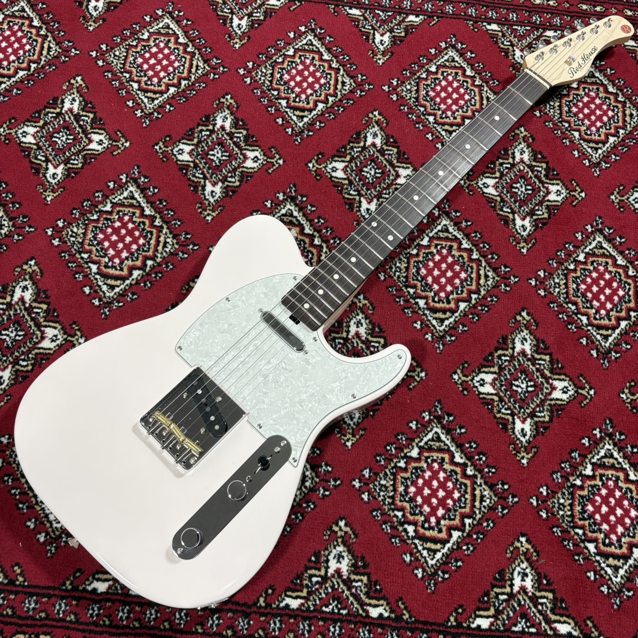 Red house guitarsPiccola T SakuraPink