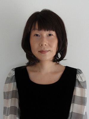 *諌山 順子（いさやま じゅんこ）]]担当:金曜日 **講師プロフィール 上野学園大学卒業。全日本演奏家協会新人演奏会入賞。ホテルなどでピアノ弾きを努め、]]現在は島村楽器にて後進の指導にあたる。 *講師インタビュー ***Q. どのようなレッスン内容ですか？ 大人になったときに譜読みの力がしっかり […]