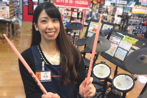 スタッフ写真 副店長 / 電子ピアノ / 音楽教室 担当 伊佐