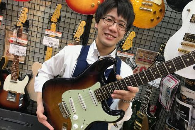 スタッフ写真 アコースティックギター / クラシックギター / ウクレレ 担当 田中