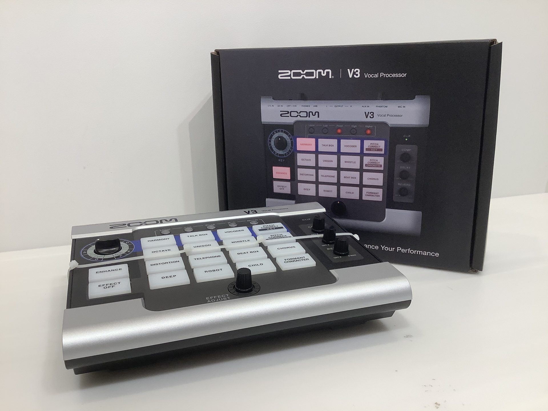 ZOOM V3 | 配信にも使えるライブパフォーマンス用ボーカルプロセッサが 