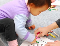 CONTENTS親子で楽しく音楽にふれられる「BABY MUSIC」イベント概要親子で楽しく音楽にふれられる「BABY MUSIC」 0歳から始められる季節のテーマに沿った「リズム遊び」や「歌遊び」で、保護者の方と一緒にお子さまの成長をサポートします。親子での「はじめての音楽体験」にピッタリです。ぜ […]