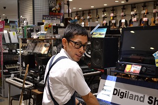 スタッフ写真 デジタル機材全般/シンセサイザー/DTM/DJ/PA機器 柴山