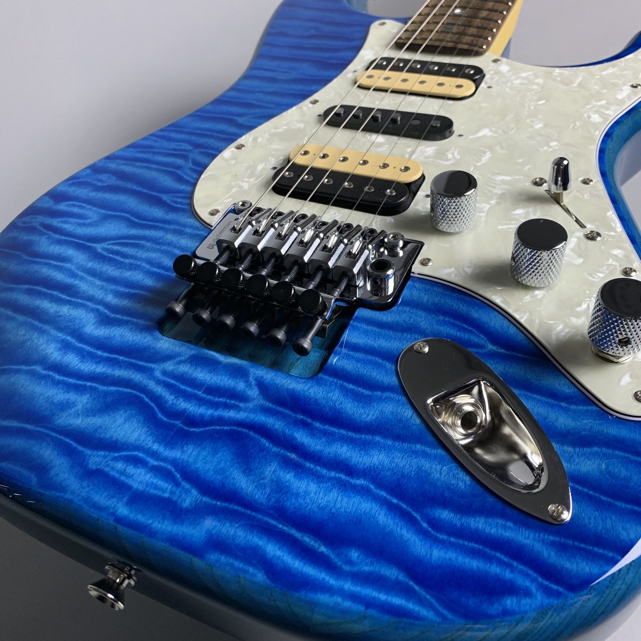 【待望の再入荷】Fender Michiya Haruhata Stratocaster Caribbean Blue Trans