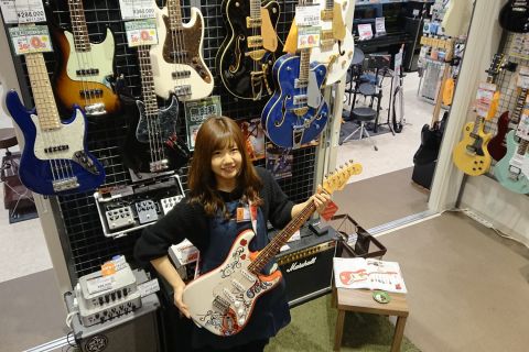 スタッフ写真 音楽教室、ウクレレ 吉原