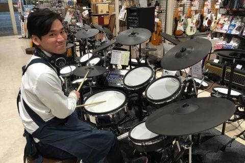 スタッフ写真 ドラム デジタル 益子