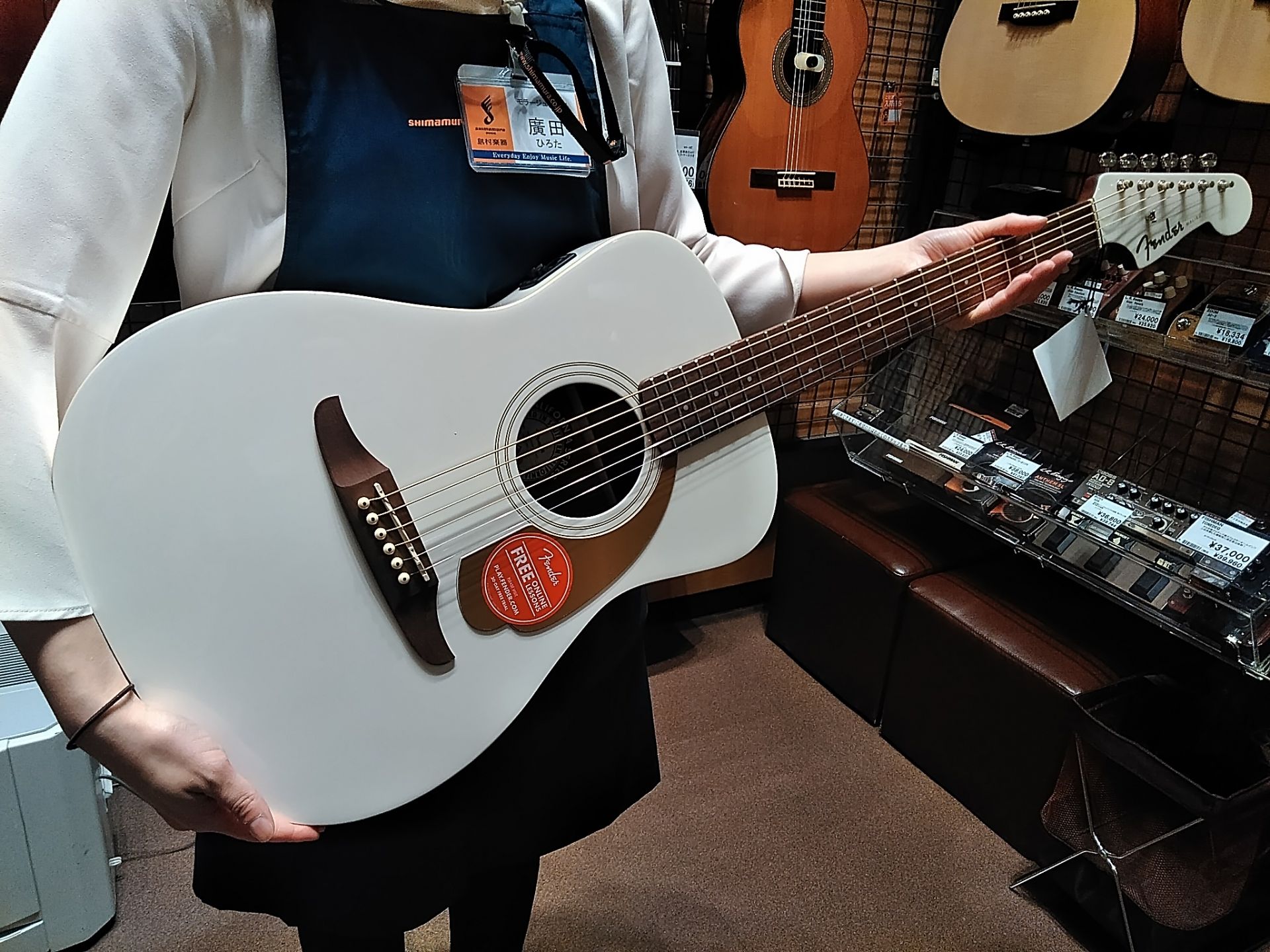 *Fender Malibu Player入荷しました！ 皆さんこんにちは。島村楽器モラージュ菖蒲店　杉田です！]] 今回はFenderです！ *商品詳細 **Fender Malibu Player なんといっても見た目がとってもかわいい！ Fenderならではのヘッドの形と小ぶりなボディで弾いて […]