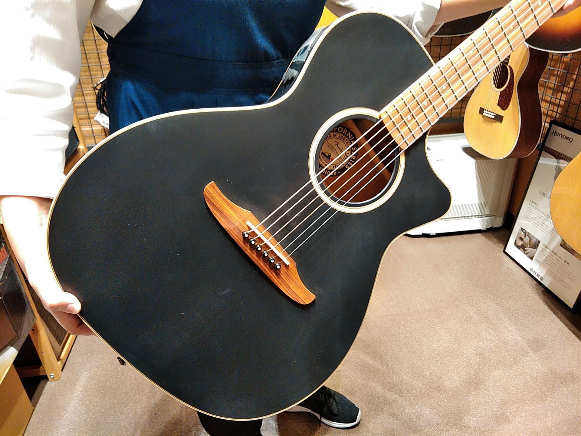 【アコースティックギター入荷情報】Fender Newporter Special入荷しました！