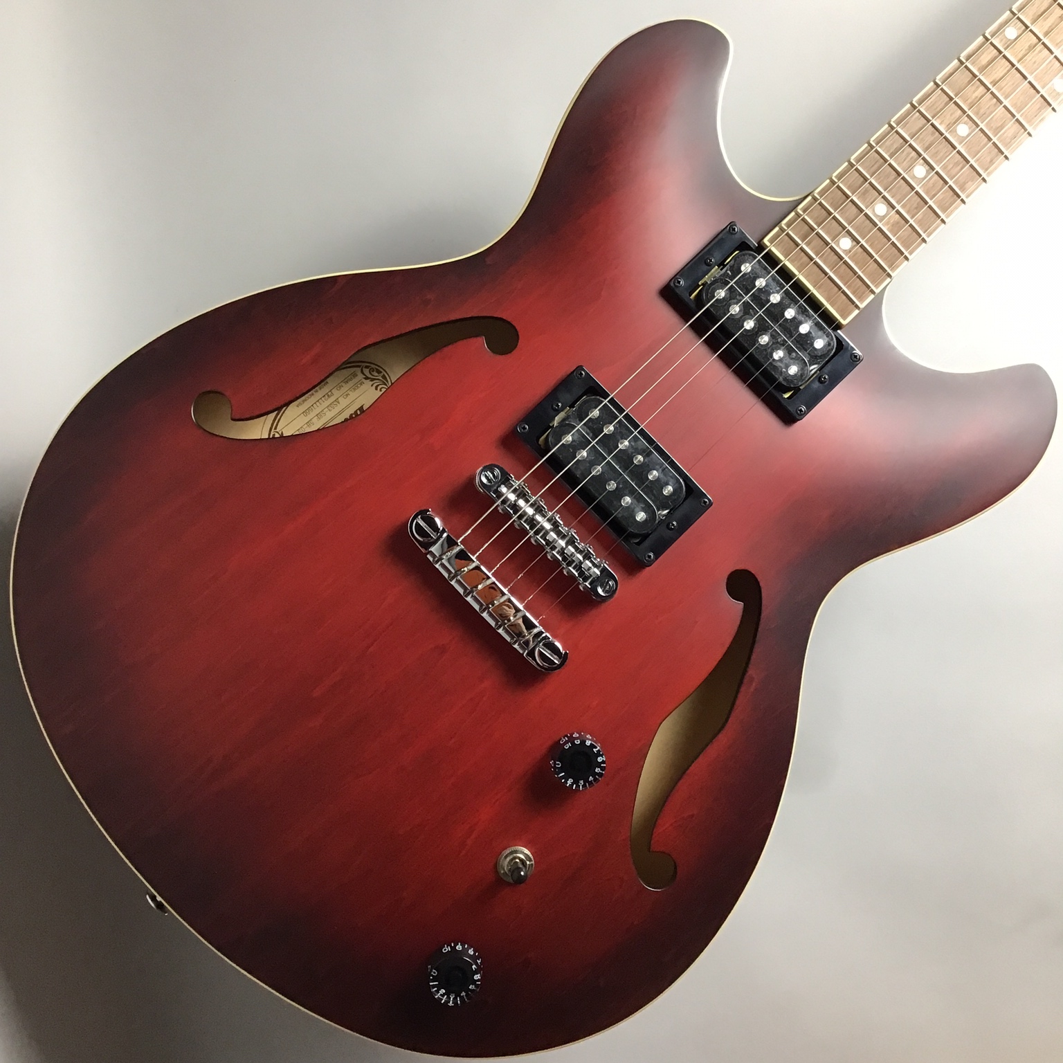 Ibanez AS53 が入荷！ CONTENTSモラージュ菖蒲店エレキギター総合案内当店エレキギターラインナップ紹介当店中古ギターラインナップWEB購入できます！デジマートをチェック！モラージュ菖蒲店エレキギター総合案内 当店エレキギターラインナップ紹介 当店中古ギターラインナップ WEB購入でき […]