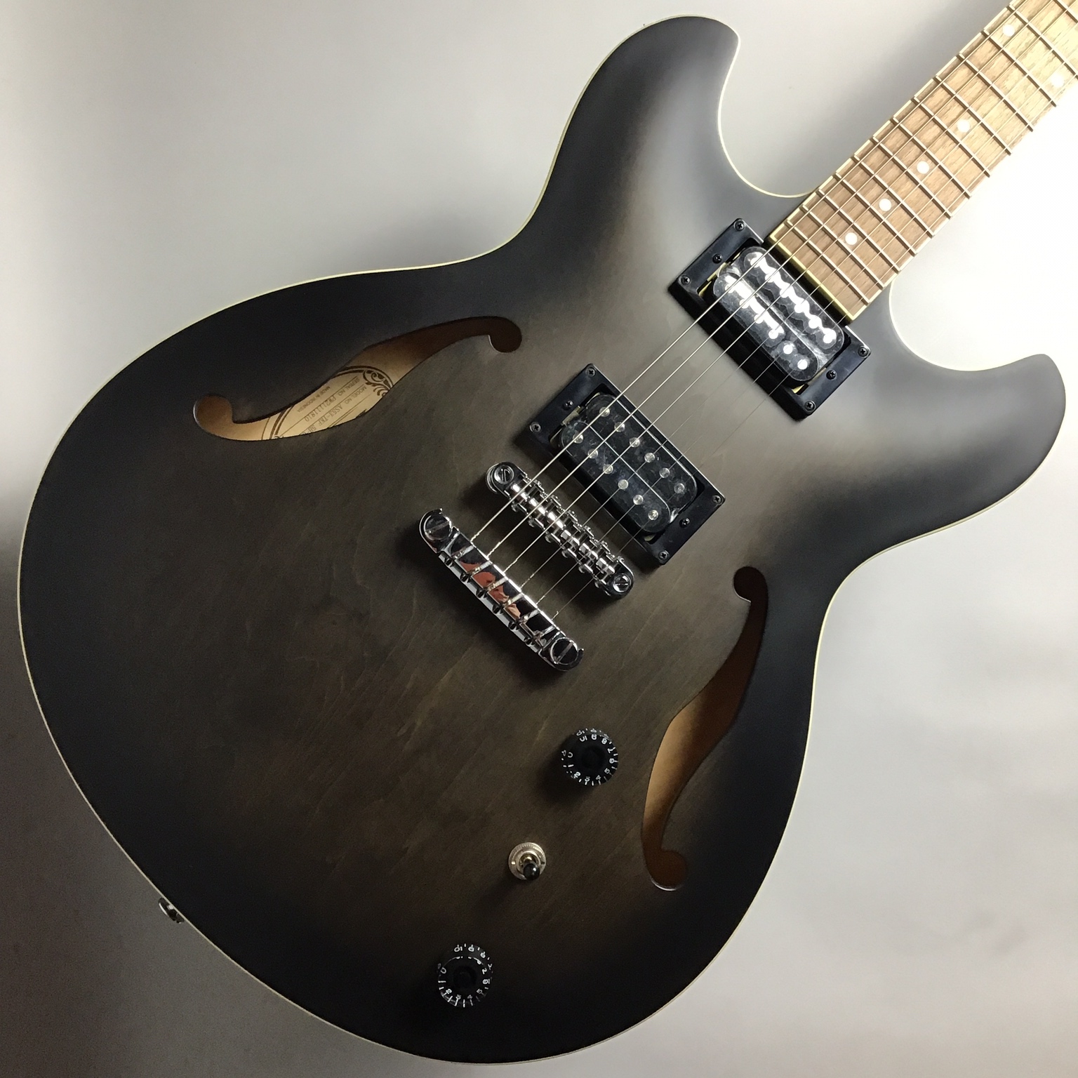 Ibanez AS53 が入荷！ CONTENTSモラージュ菖蒲店エレキギター総合案内当店エレキギターラインナップ紹介当店中古ギターラインナップWEB購入できます！デジマートをチェック！モラージュ菖蒲店エレキギター総合案内 当店エレキギターラインナップ紹介 当店中古ギターラインナップ WEB購入でき […]