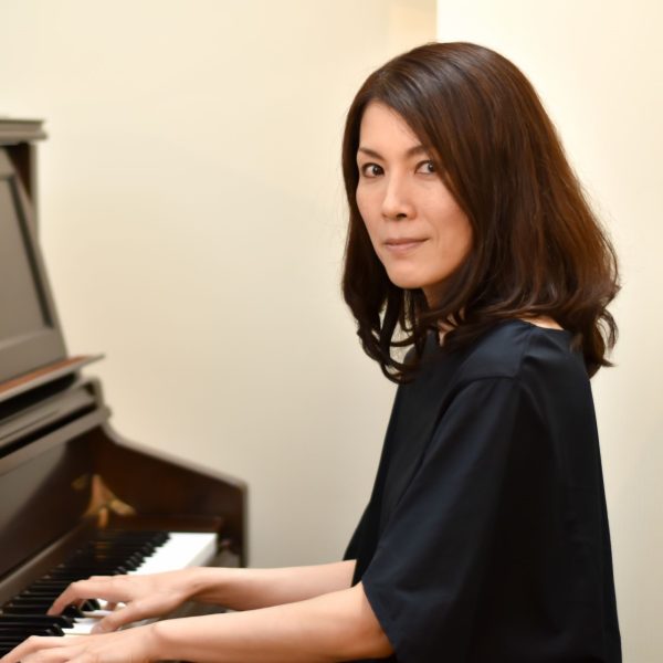 藤山 千晶（火・金）<br />
ピアノ・幼児基礎