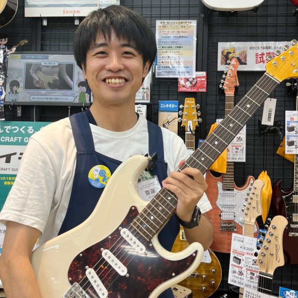 ギター・ドラム・音楽教室アドバイザー<br />
齋藤（さいとう）<br />
高校からエレキベースを始め大学の時は日本各地でライブをしていました！音楽をより楽しむためのお手伝いをいたします！