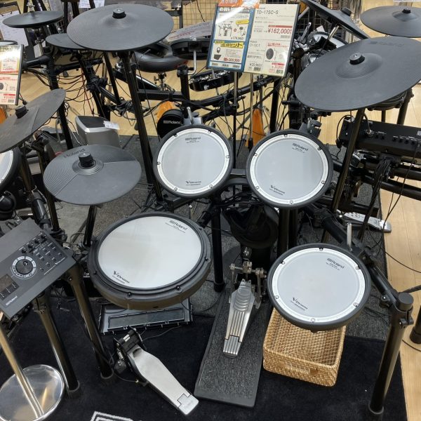 【Roland】TD-17SC-S<br />
通常¥179,960（税込）<br />
→￥162,000（税込）<br />
※キックペダル・スローン・スティック付き　2026/1/12まで