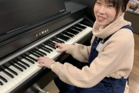 スタッフ写真 ピアノ・管楽器・弦楽器・防音室 橘