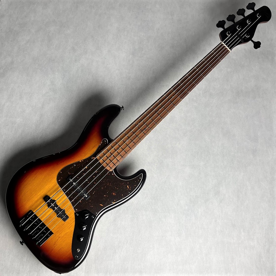 Black SmokerBETA J5 Roasted Maple Neck 3Tone Sunburst Black Hardwear