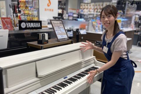 スタッフ写真 店長 黒島 早織