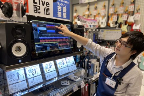 スタッフ写真 エレキベース、デジタル楽器 加藤 進也