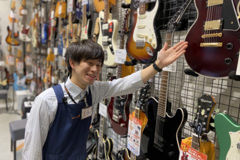 スタッフ写真 ウクレレ、アンプ、エフェクター 髙山 雄策