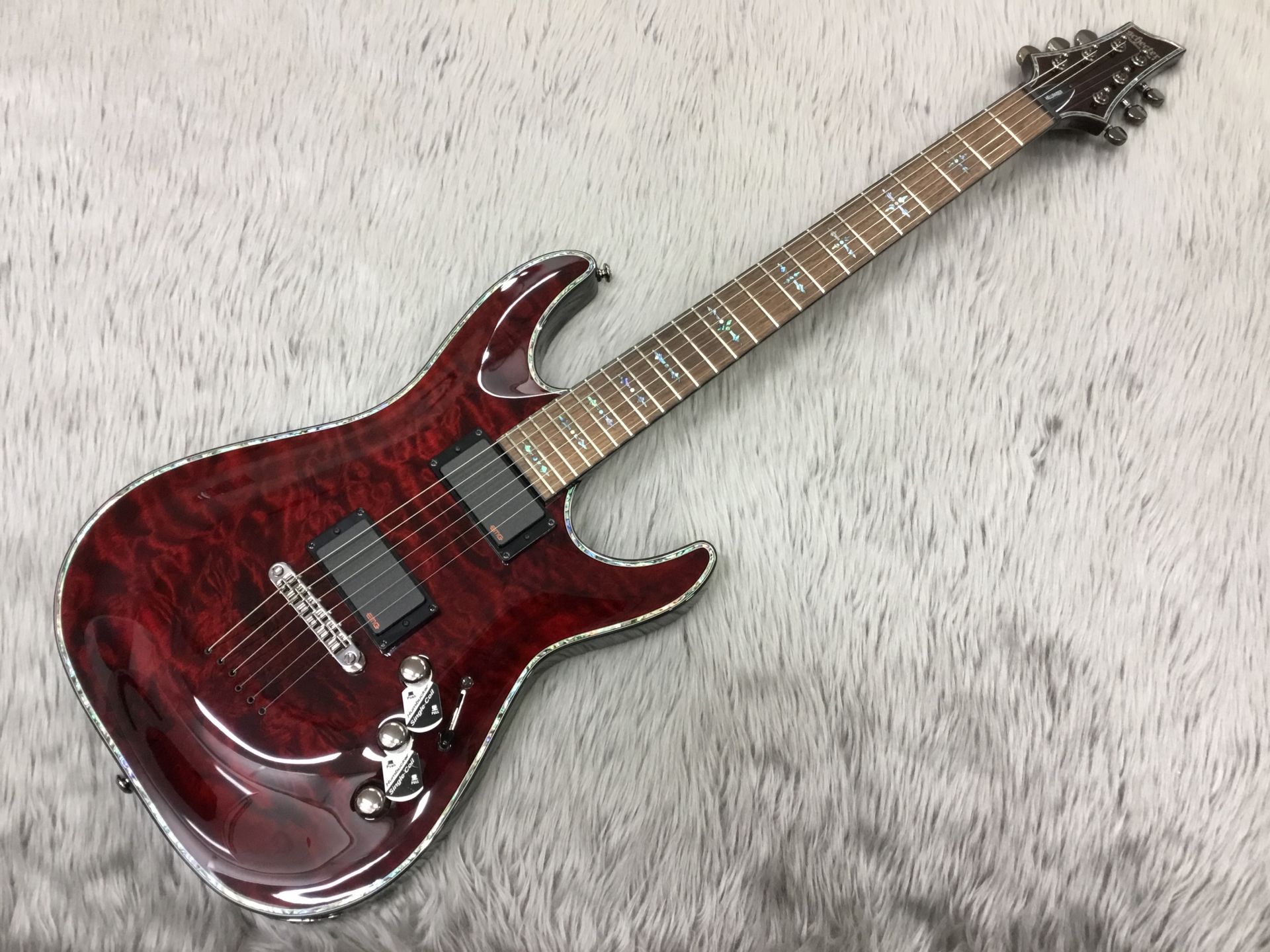 *SCHECTER　AD-C1-HR高崎店にてお試し頂けます！ こんにちは！島村楽器イオンモール高崎店 ギタセレ担当の[!!加藤!!]です。 シェクターダイヤモンドシリーズの中でも人気の高いヘルレイザーが入荷しました！ |*ブランド|SCHECTER| |*型番|AD-C1-HR| |*販売価格|[ […]