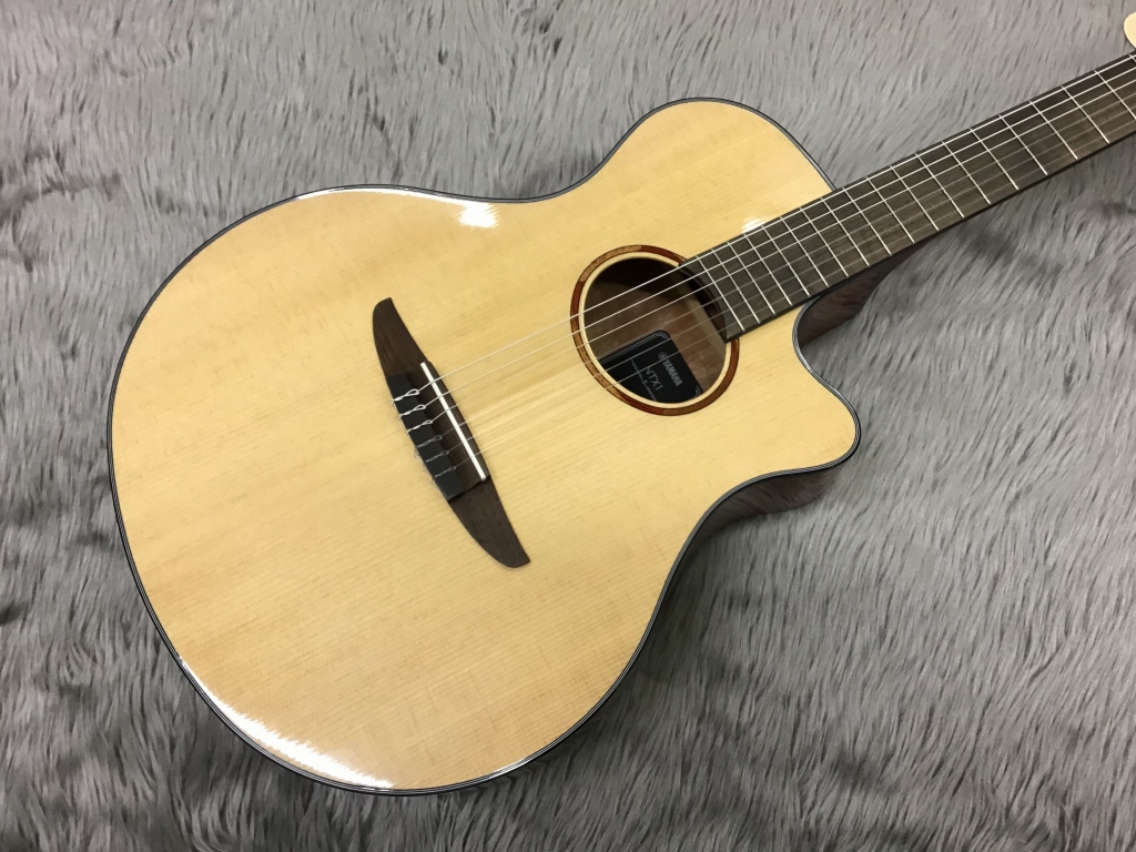 *YAMAHA NTX1 NATURAL モダンなルックスと細めのネックデザインにより優れた演奏性を実現し、エレキギターやアコースティックギタープレイヤーにも弾きやすいスタイル。 **YAMAHA NTX1 NATURAL（N） |*メーカー|*品番|*販売価格(税込)| |YAMAHA|NTX1| […]