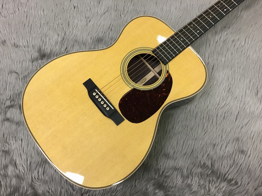 *Martin 000-28 Standard 000サイズの中で最も人気を誇る「000-28 Standard」が入荷しました。 **Martin 000-28 Standard（NAT） |*メーカー|*品番|*販売価格(税込)| |Martin|000-28 Standard|[!￥412,0 […]