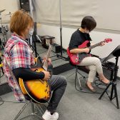 【音楽教室】スタッフが短期レッスンを受けてみた第3回~エレキギターグループレッスン工藤先生編