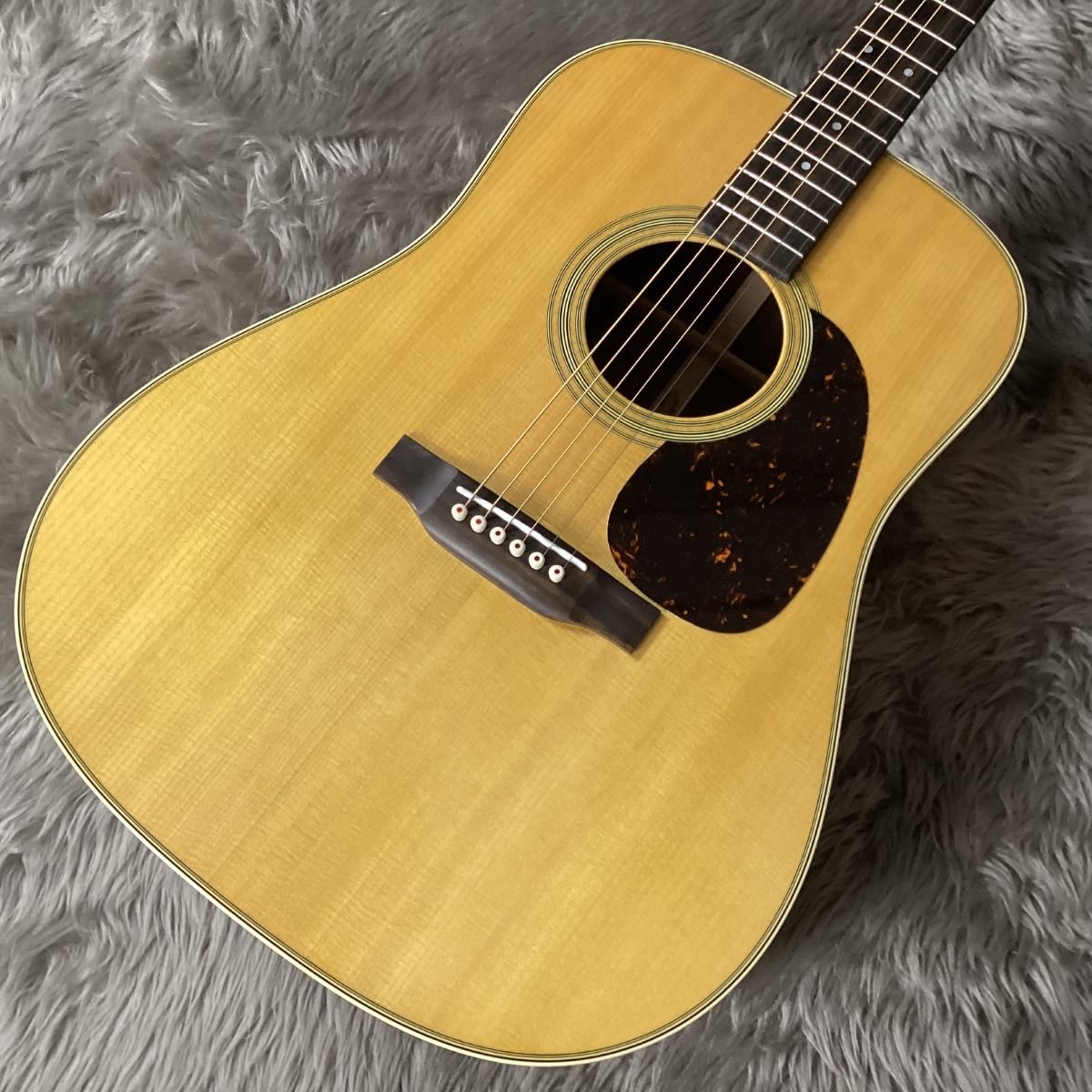 アコースティックギターMartin D-28 Standard