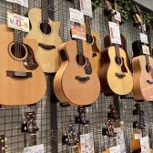 【アコースティックギター総合案内】入門ギターからあこがれの有名ブランドまで多数展示！