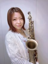 サックス講師　<br />
岡部 由佳理（おかべ ゆかり）　<br />
日曜日開講