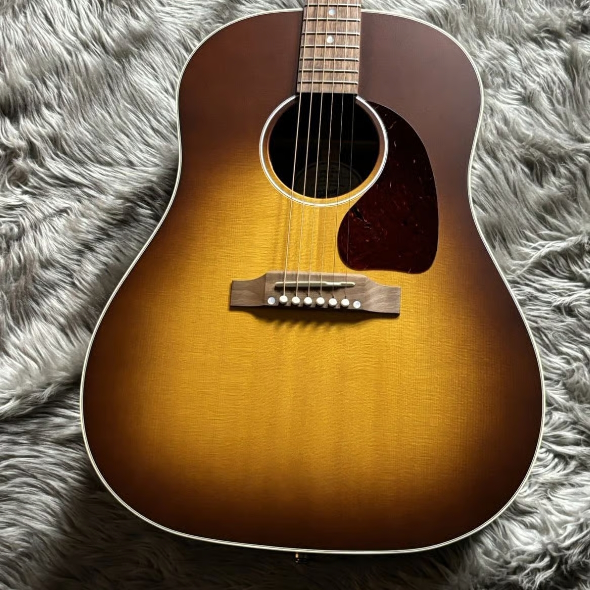GibsonJ-45 Studio Walnut