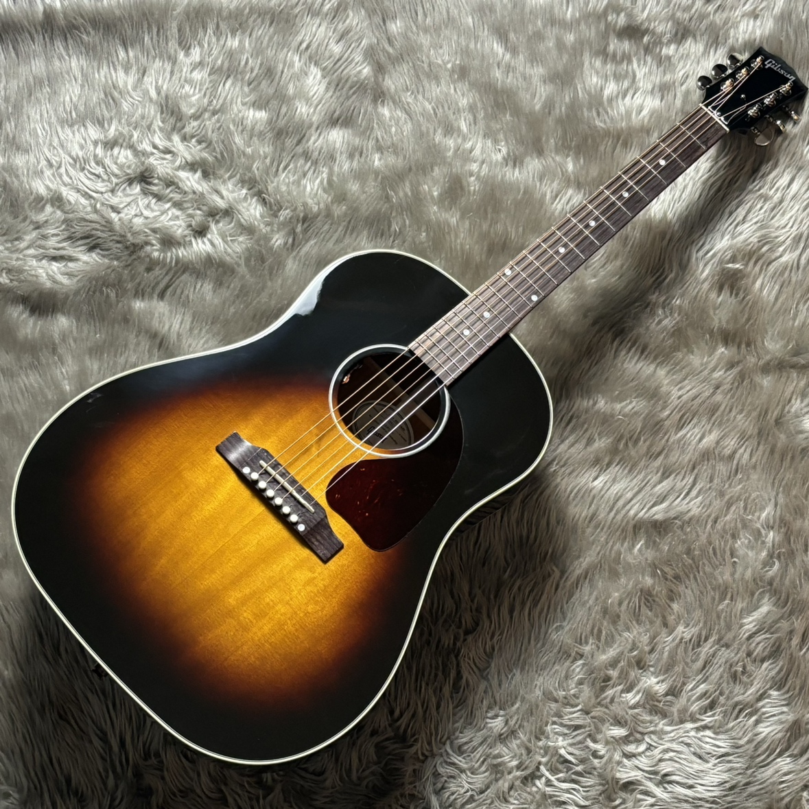 GibsonJ-45 Standard