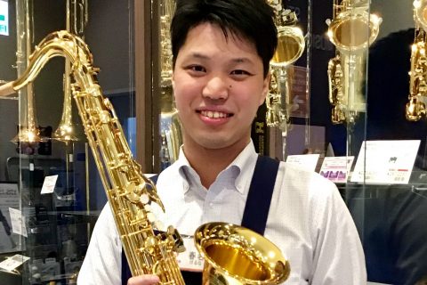 スタッフ写真 ピアノ 春名