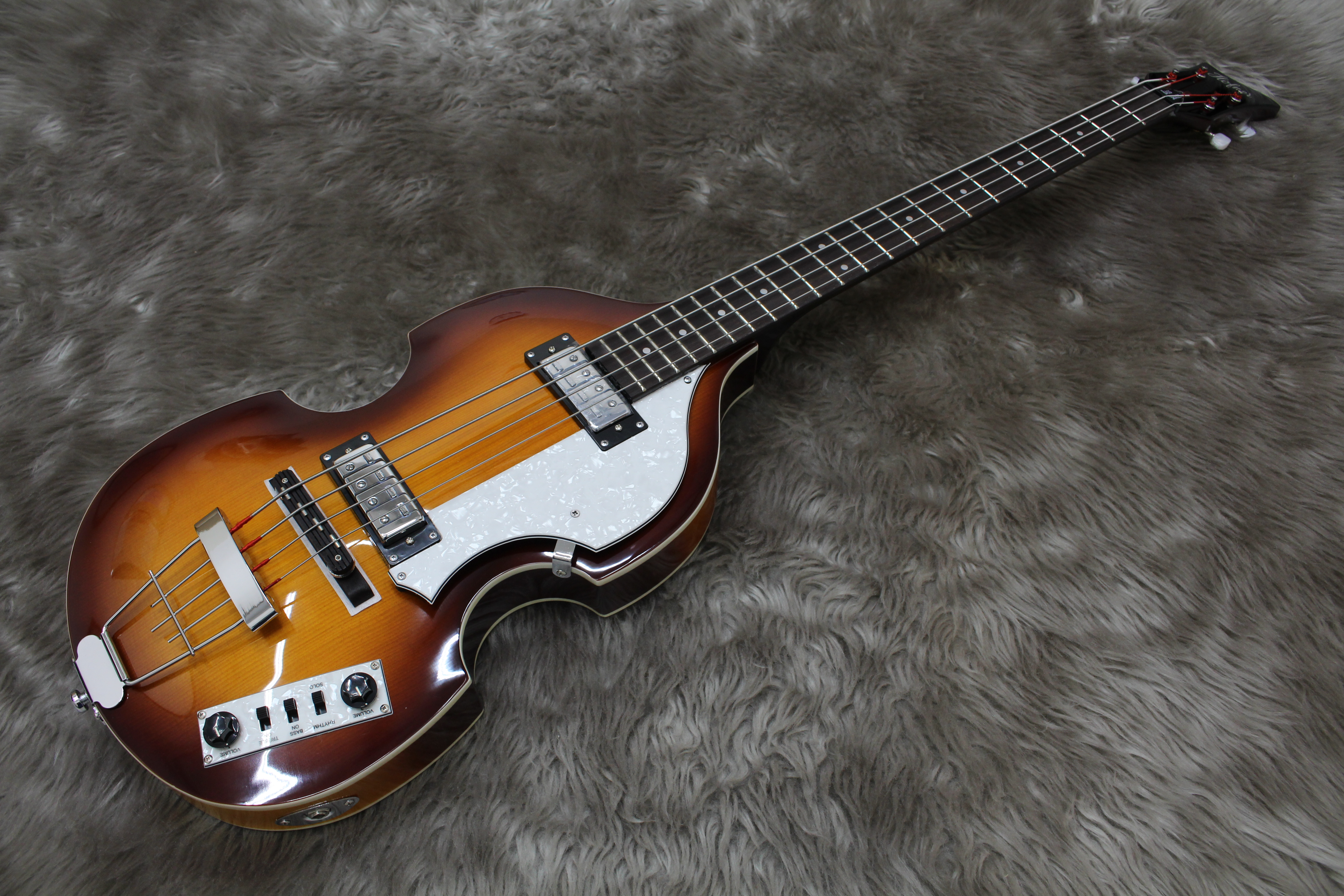 *Hofner　IGNITION Bassがアウトレットの為、1本限りお買い得！ 世界で最も有名なベースのうちの1本のHofer　ヴァイオリンベースがアウトレットにてお買い得です！ 1本限定ですので、お早めにお買い求めください！ Spec Body Top:Spruce Body Back: Fla […]