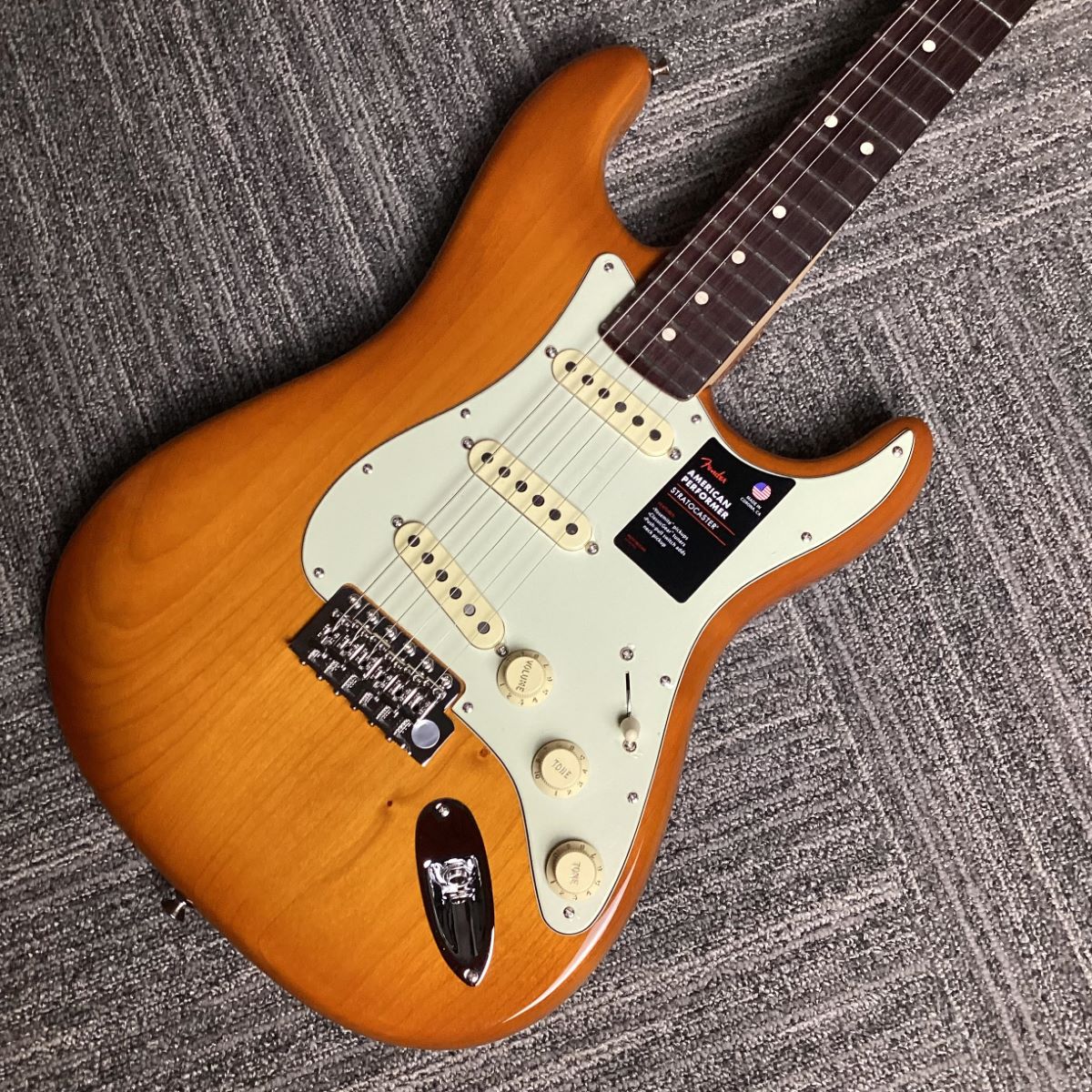 FenderAmerican Performer Stratocaster Rosewood Fingerboard Honey Burst