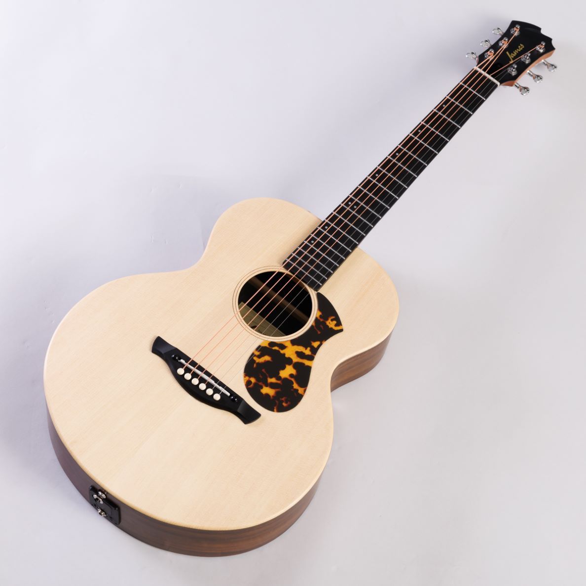 JamesJ300Aâ
¡ Compact