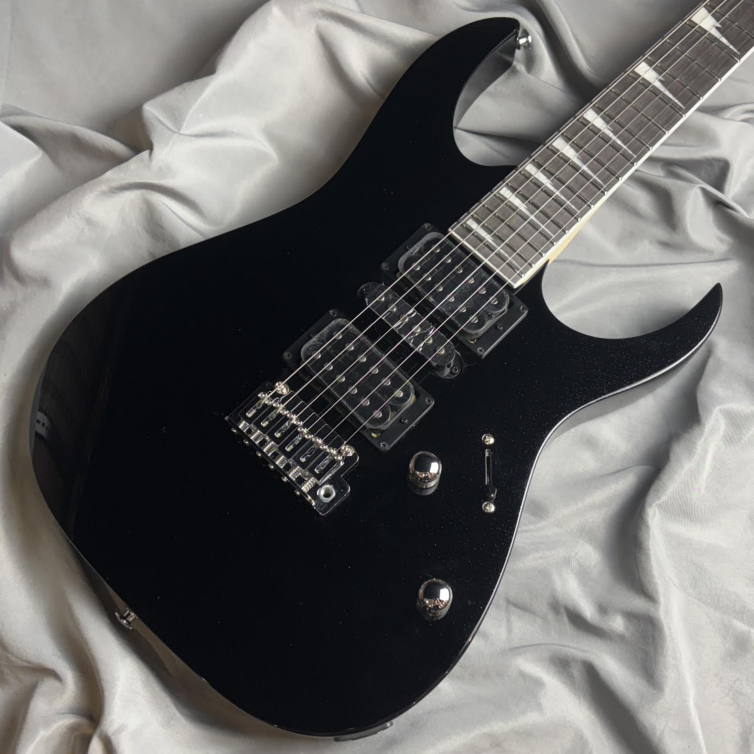 Gio IbanezGRG170DX BKN (Black Night)