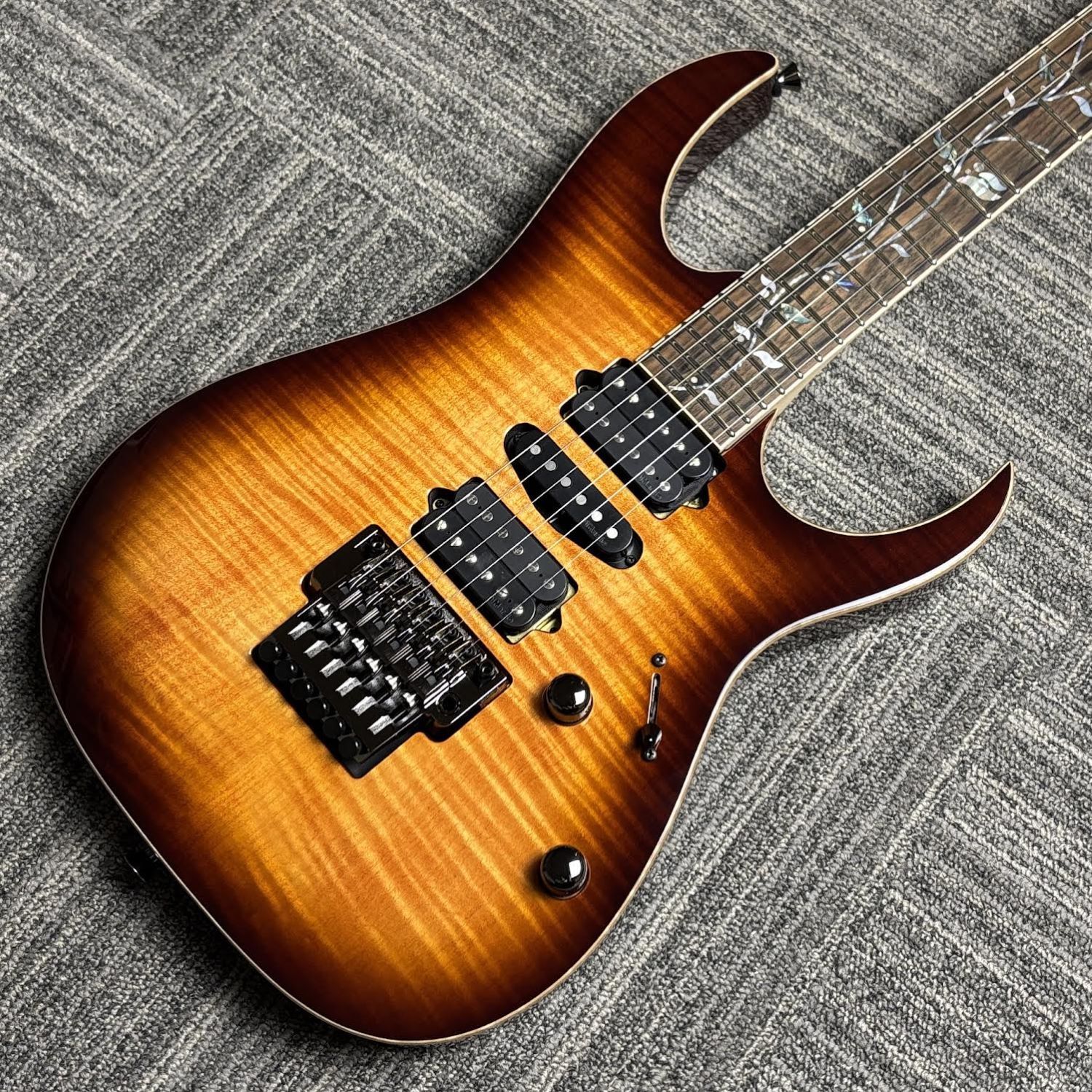 IbanezRG8570