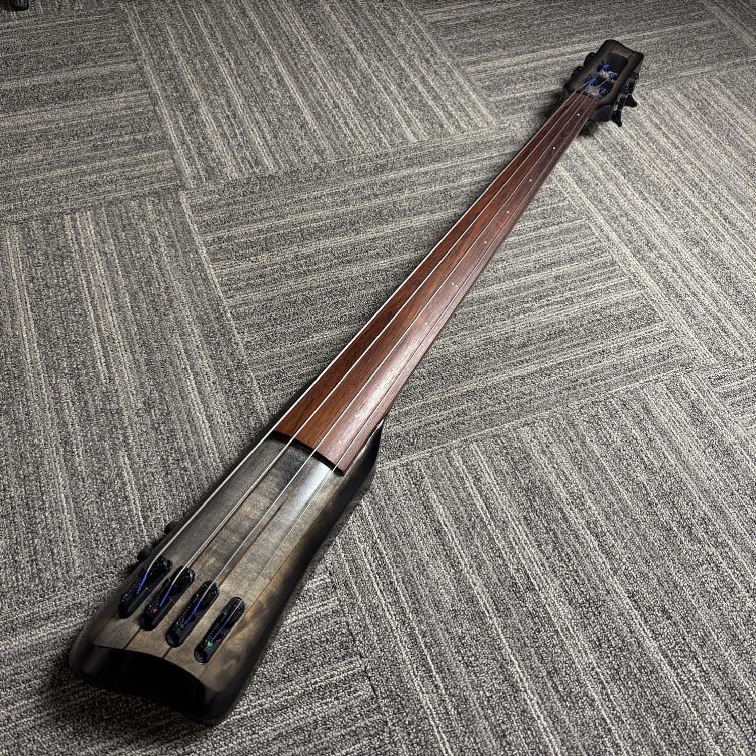 Ibanez中古 UB804