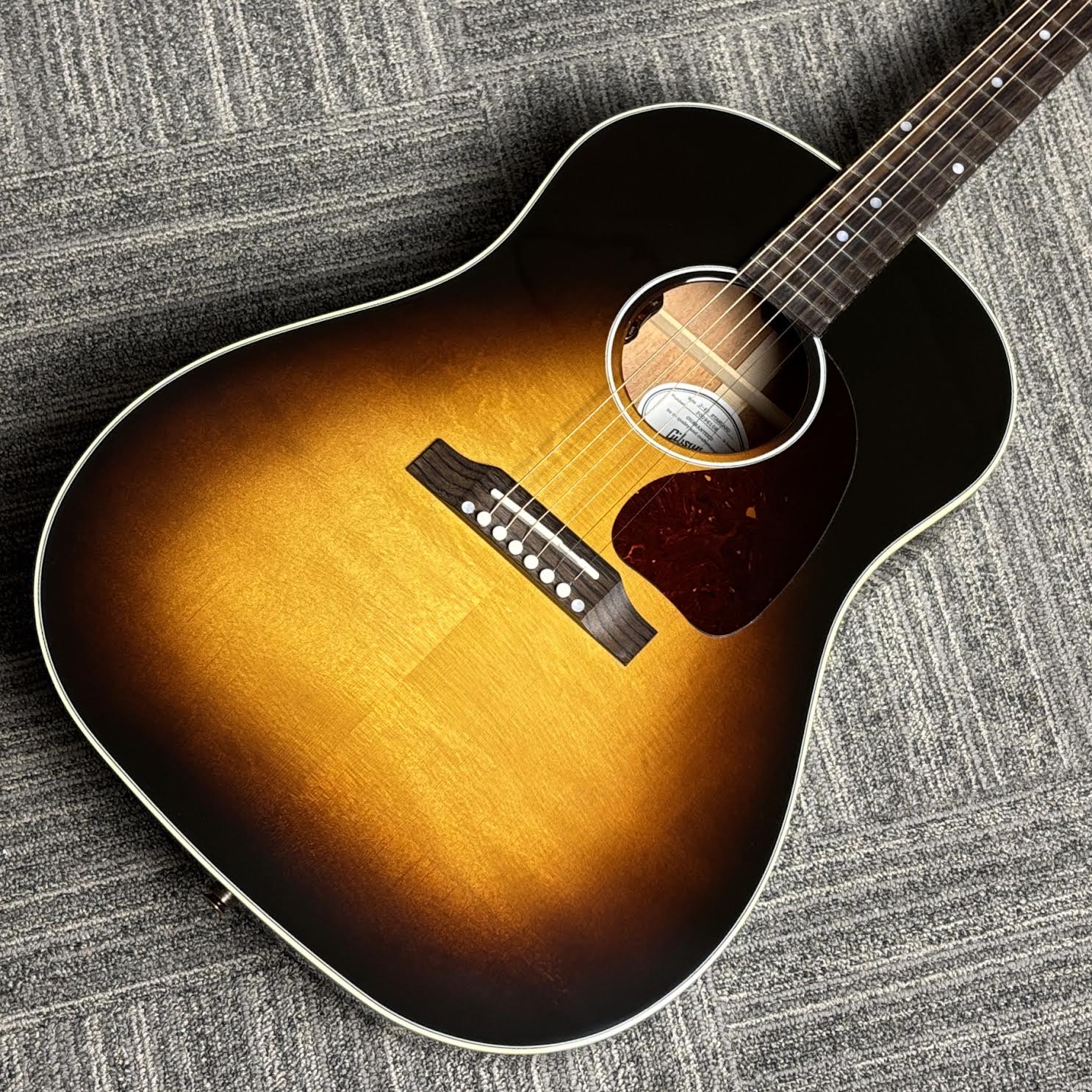 GibsonJ-45 Standard