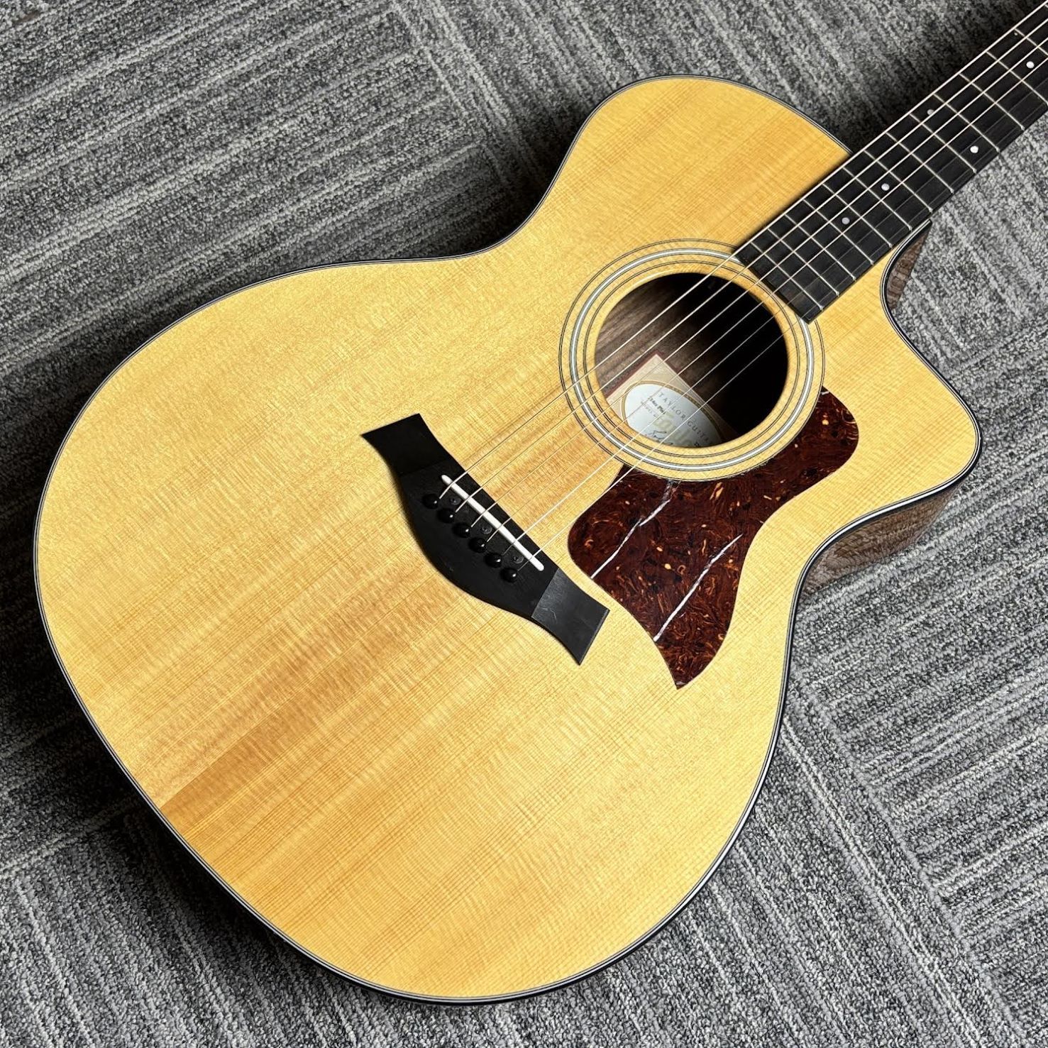 Taylor214ce Rosewood Plus