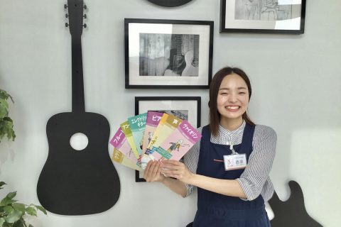 スタッフ写真 ウクレレ、管楽器、ピアノ、音楽教室 西原