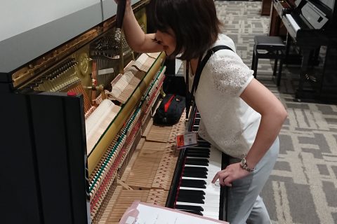 スタッフ写真 副店長・ピアノアドバイザー・音楽教室アドバイザー 原