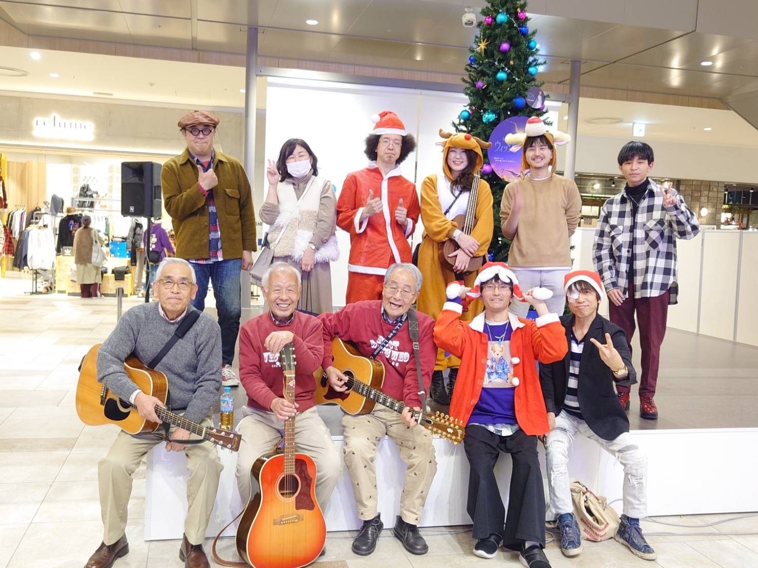 「Acoustic Paradise 2024-アコパラ-」ららぽーと愛知東郷店でのライブ1回目を開催しました！ 本日は5組のアーティスト様に参加していただきました！ クリスマスイブということもあって皆さん服装や曲目をクリスマスの雰囲気に合わせてきてくださり、とても楽しいライブになりました！ 今回出 […]