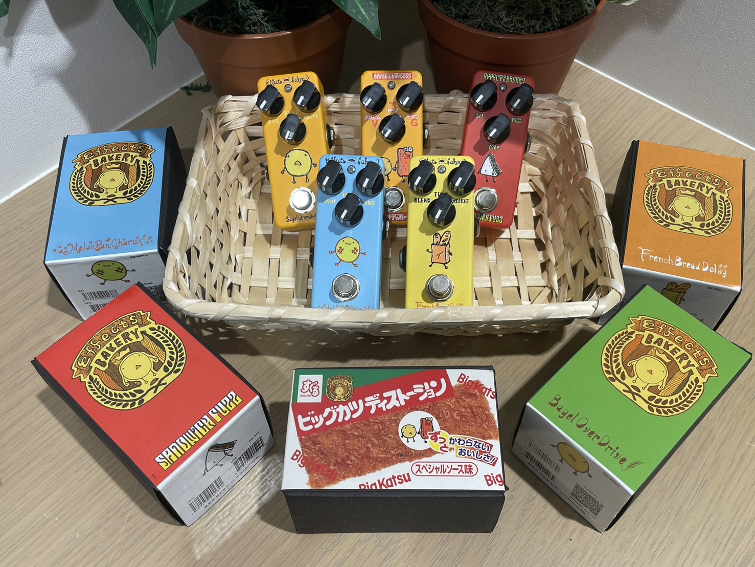 CONTENTSカワイイエフェクターが入荷！Effects Bakeryとは商品紹介お問い合わせ先カワイイエフェクターが入荷！ こんにちは！島村楽器ららぽーと愛知東郷店エフェクター担当の神保(じんぼ)です！ 小さくてカワイイ！音も最高！なEffects Bakery(エフェクツベーカリー)のエフェク […]