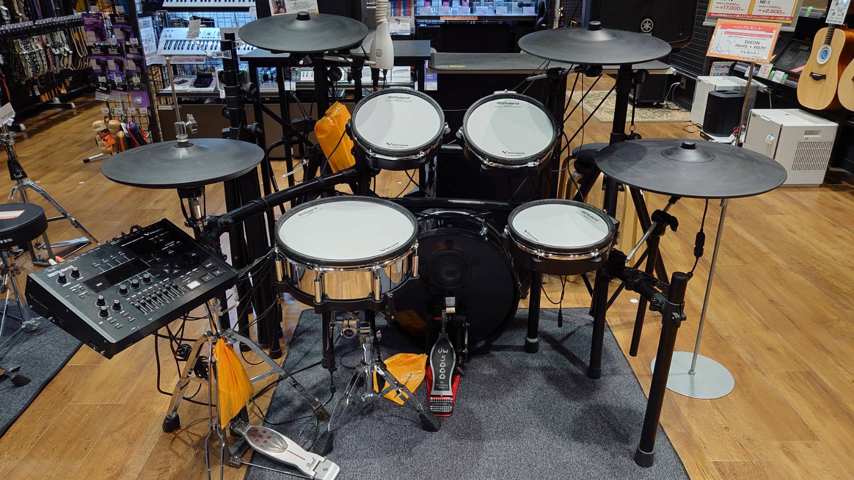 Rolandのフラッグシップモジュール「TD-50X」を搭載しつつコンパクトにまとめたローランド×島村楽器のコラボレーション電子ドラムセット「TD-50SC-X」！生産完了のため展示品を特価価格で販売します！ ・展示、試奏に伴う小キズ等がございます。・新品と同条件のメーカー保証1年間つきます。・専門 […]