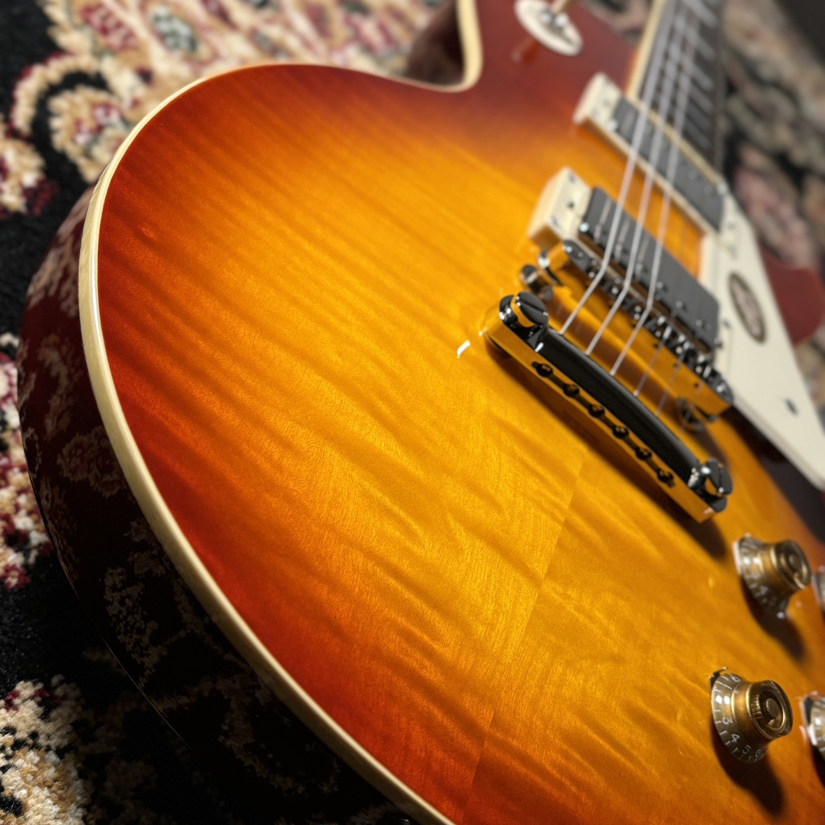 EpiphoneLes Paul Standard 50s Figured Top Washed Cherry Sunburst