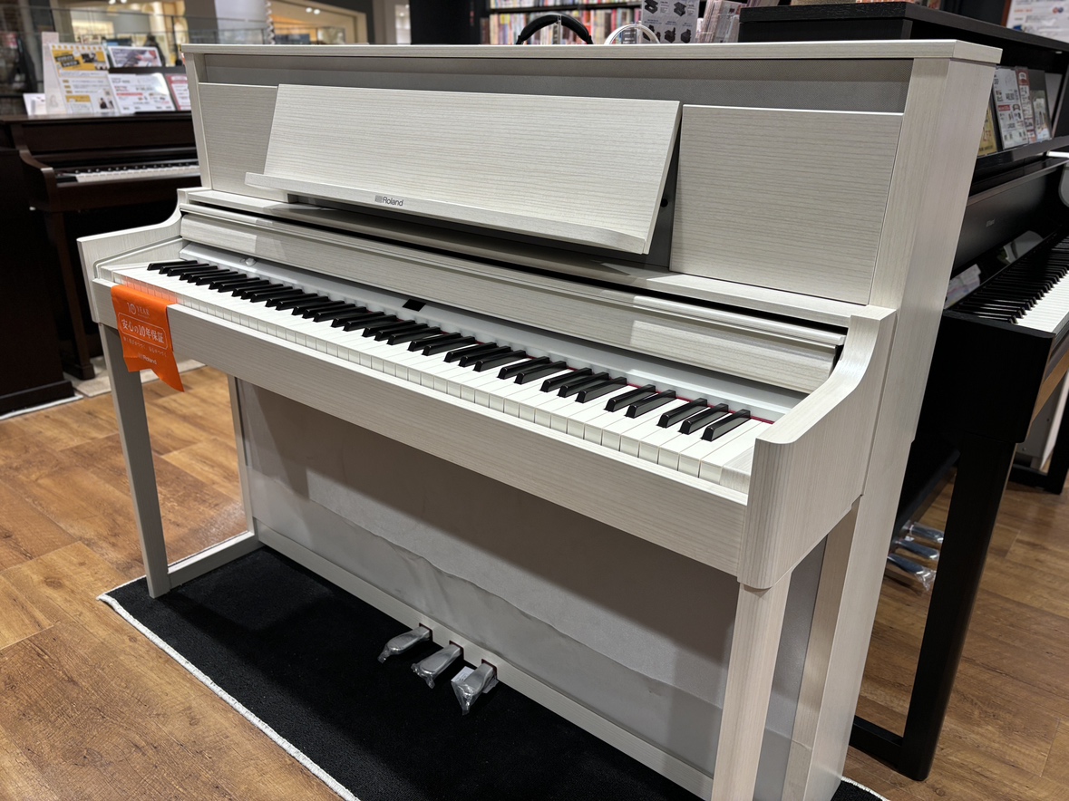 ピアノ担当の石川がご案内させていただきます！ ピアノ担当　石川(いしかわ) はじめまして！ピアノアドバイザー（社内資格取得）の石川です！私は3歳の頃からの現在までピアノを続けています。大学時代はクラシックピアノを専攻しておりました。自身の演奏経験を生かし、お客様に最適な一台をご提案させていただきます […]