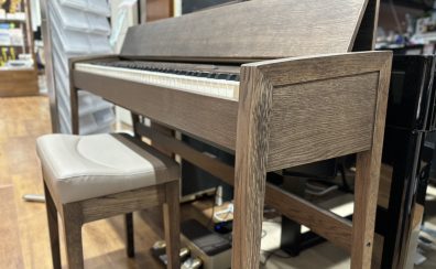【電子ピアノ入荷情報】Roland×カリモク家具 角きよら「KF-25」が展示中です!🎹
