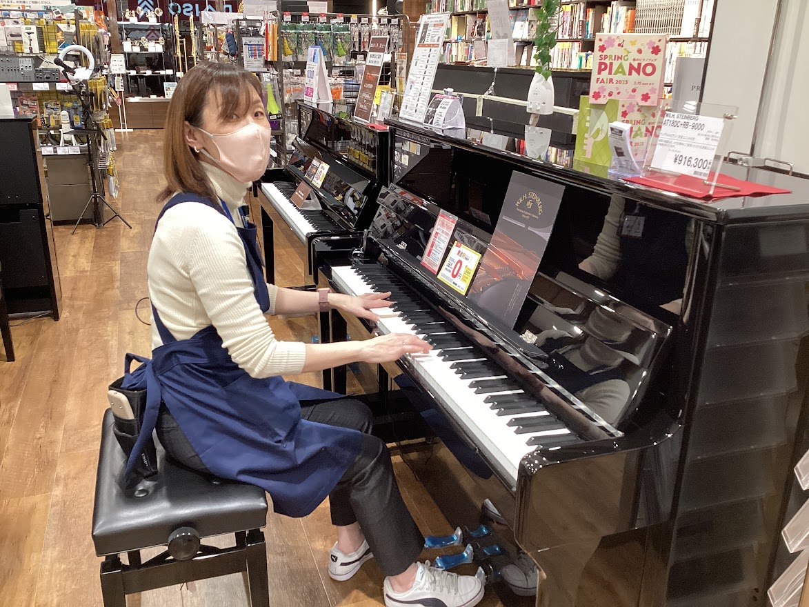 ピアノ担当　ピアノアドバイザー小林　亜衣子
