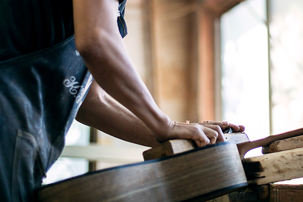 この度、イオンモール土岐店ではヤイリギターの職人をお招きしてお客様のギターを調整頂くメンテナンスクリニックを開催します。お持ちの楽器をヤイリギターの職人に診ていただけるチャンスです。ぜひご参加ください。 CONTENTSイベント詳細職人紹介　ヤイリギター仕上げ部　組込み担当　北野　博士氏参加申し込み [&hellip;]